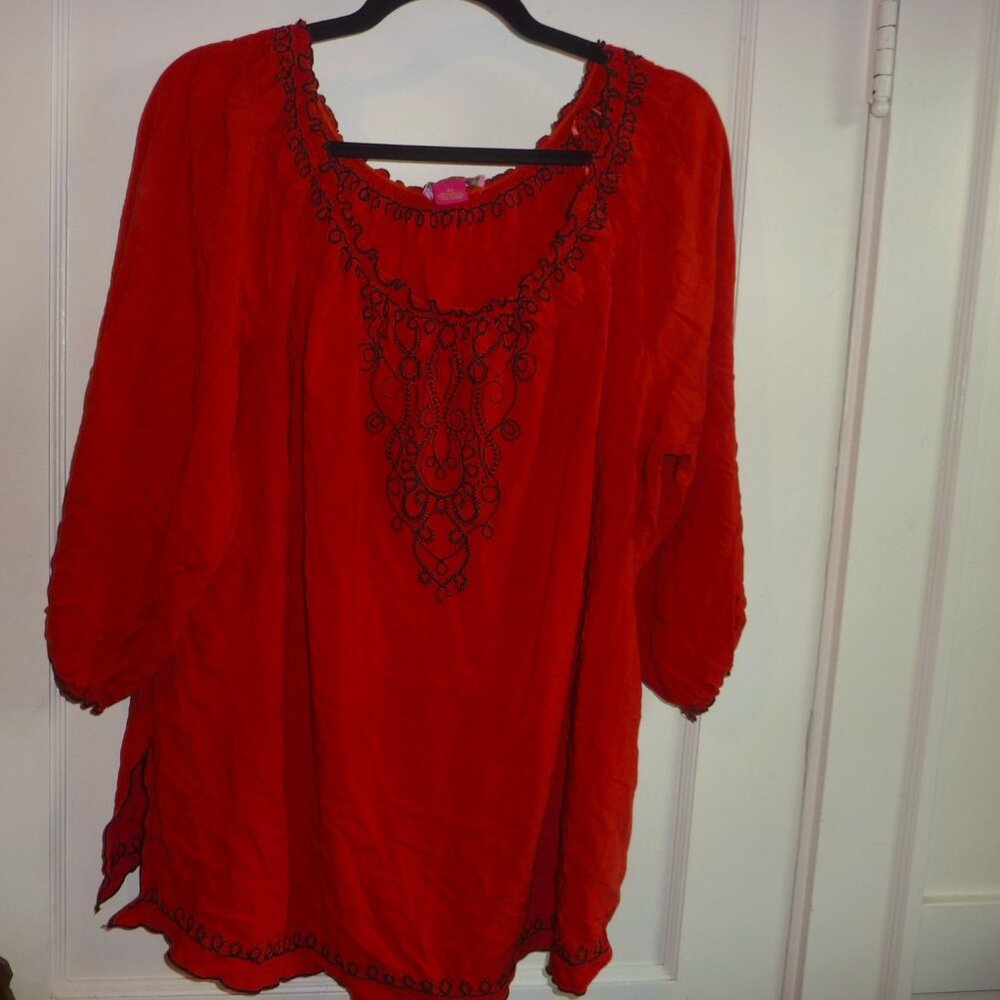 Sunny Leigh 3/4 Sleeve Embroidered Blouse